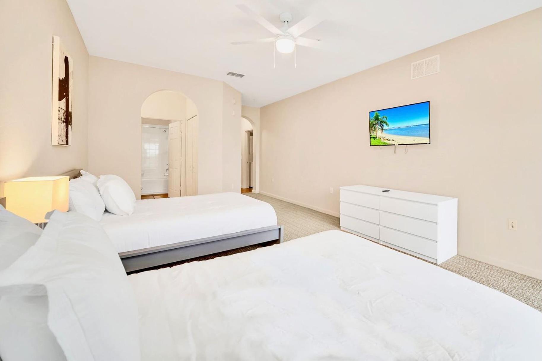 Luxury 2Br Condo - Pool & Hot Tub - Near Disney Орландо Екстериор снимка