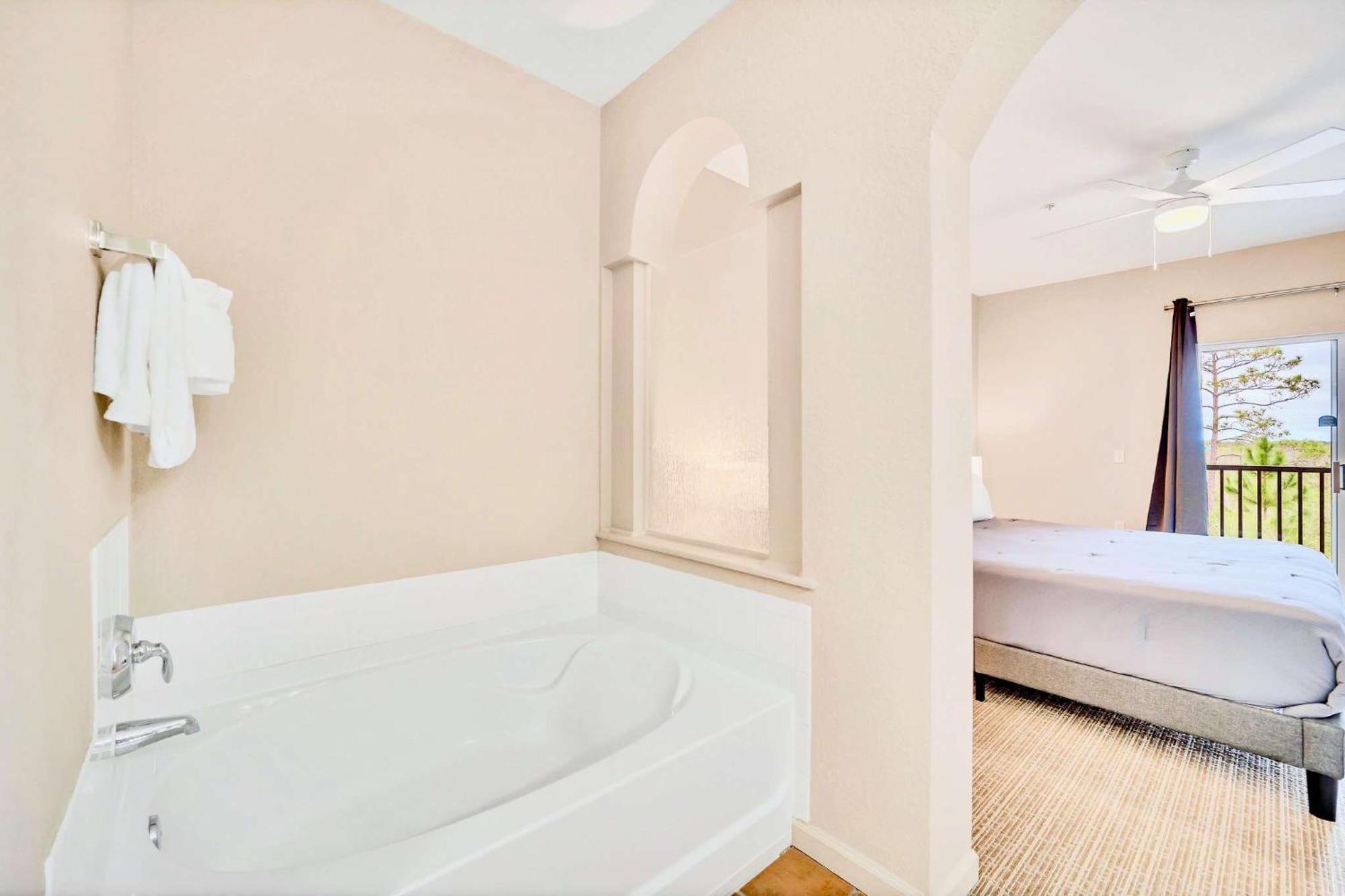 Luxury 2Br Condo - Pool & Hot Tub - Near Disney Орландо Екстериор снимка