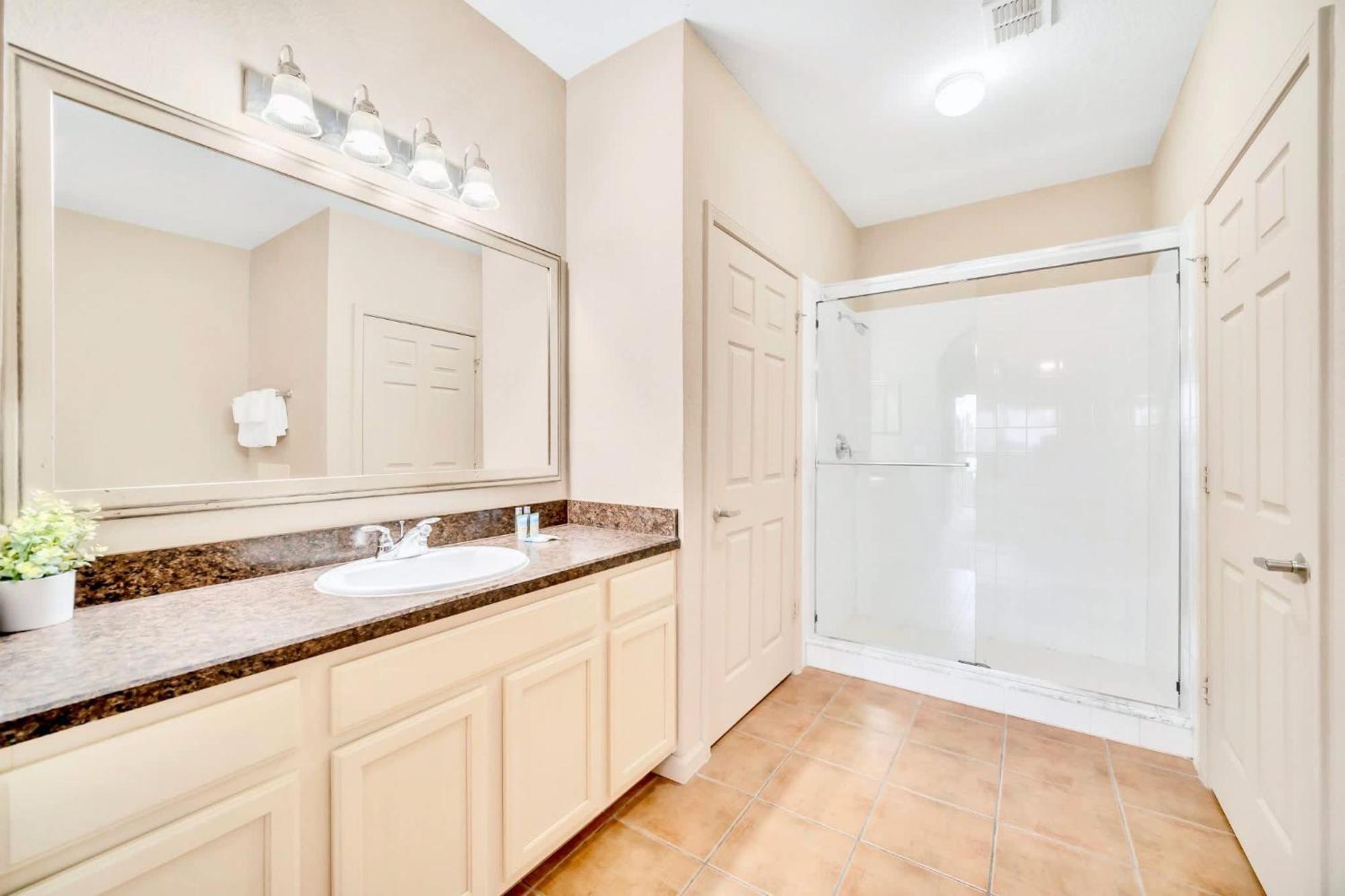 Luxury 2Br Condo - Pool & Hot Tub - Near Disney Орландо Екстериор снимка